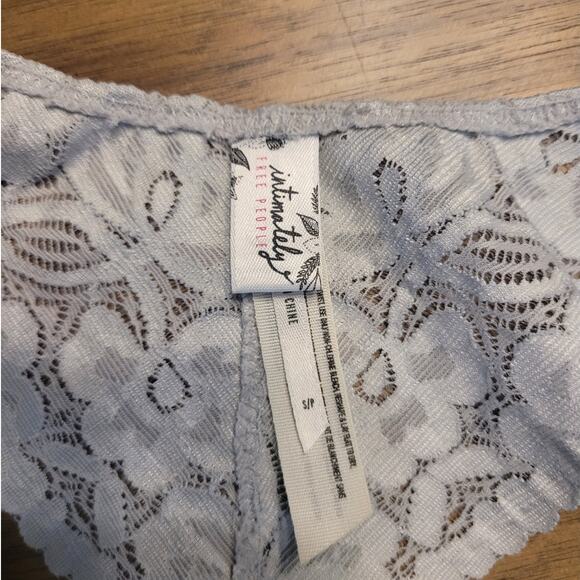 Intimately Free People Galloon Lace Racerback Bralette Small Fall Frost EUC - Picture 6 of 9